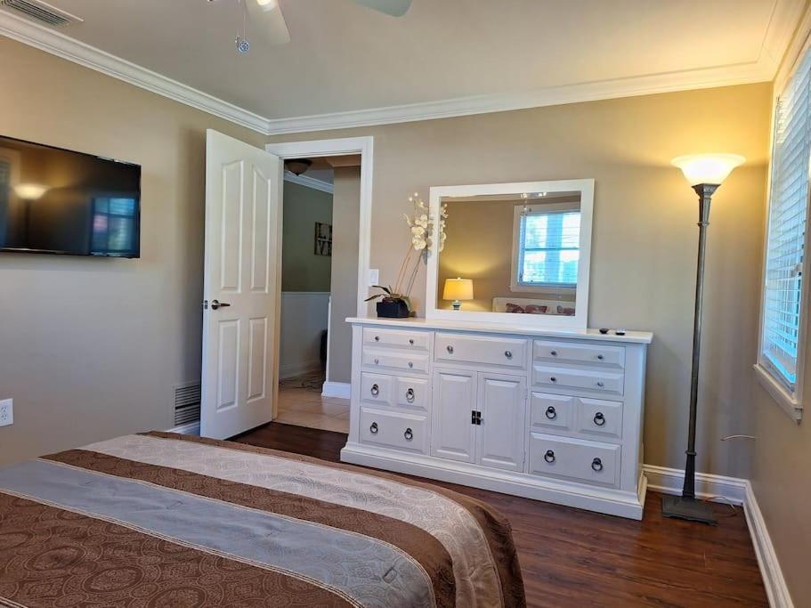Woodmere Vacation Home On Alligator Drive מראה חיצוני תמונה